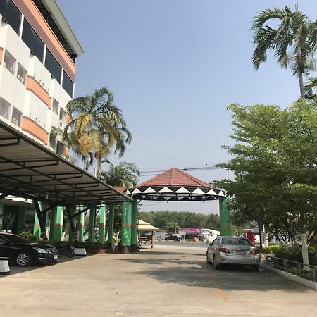 Lopburi Residence Hotel Exterior foto